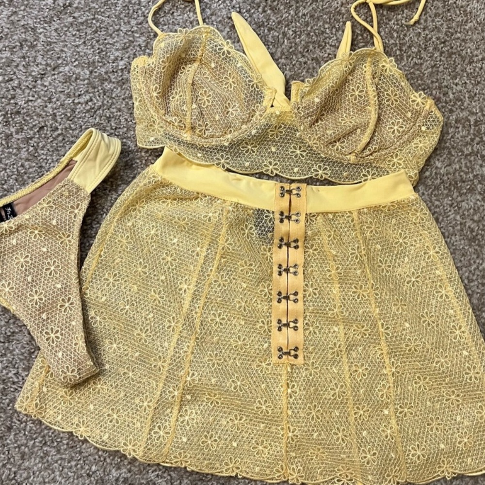 ISO yellow for love and lemons daisy top bikini and skirt Elle set